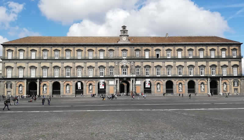 Palacio Real de Nápoles