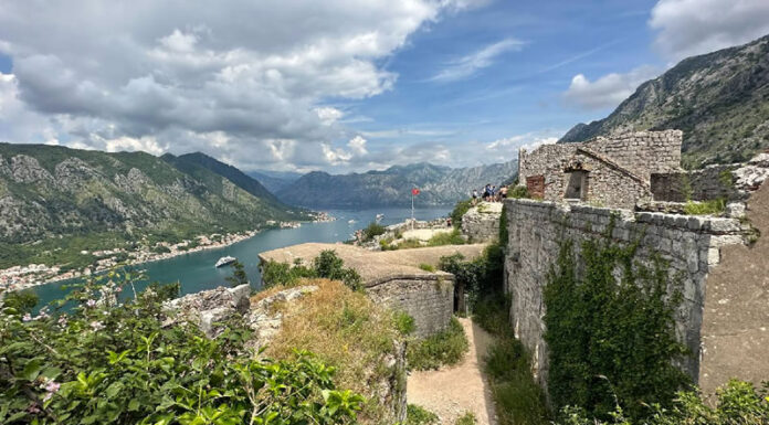 Visitando el Castillo de San Giovanni en Kotor (Montenegro)